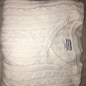 WHITE SWEATER